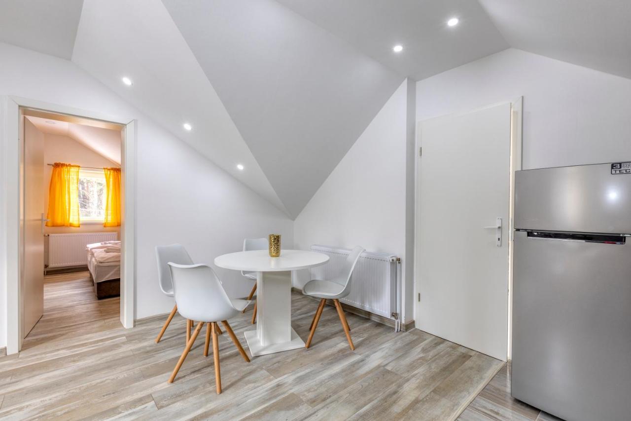Apartman Vedro Polje Gospic Exterior photo
