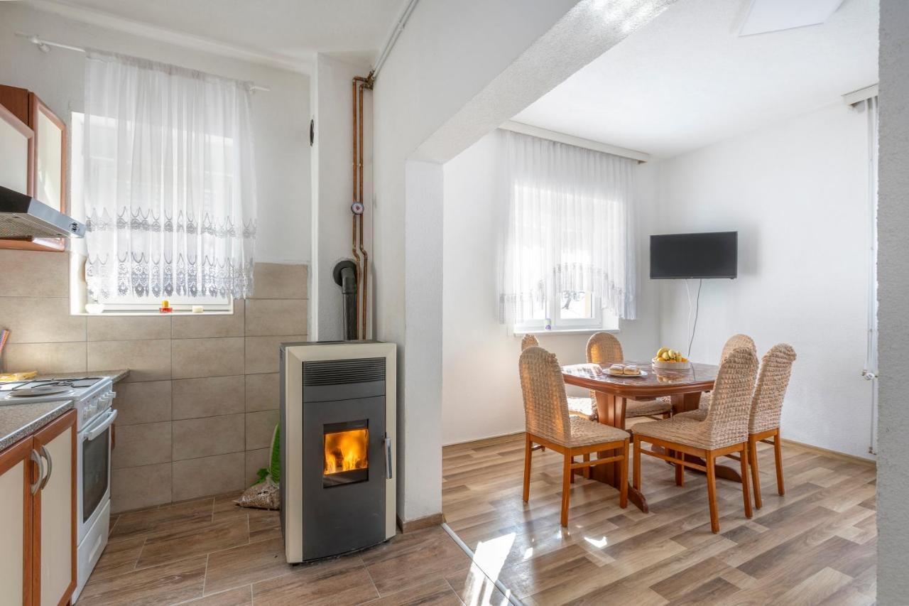 Apartman Vedro Polje Gospic Exterior photo