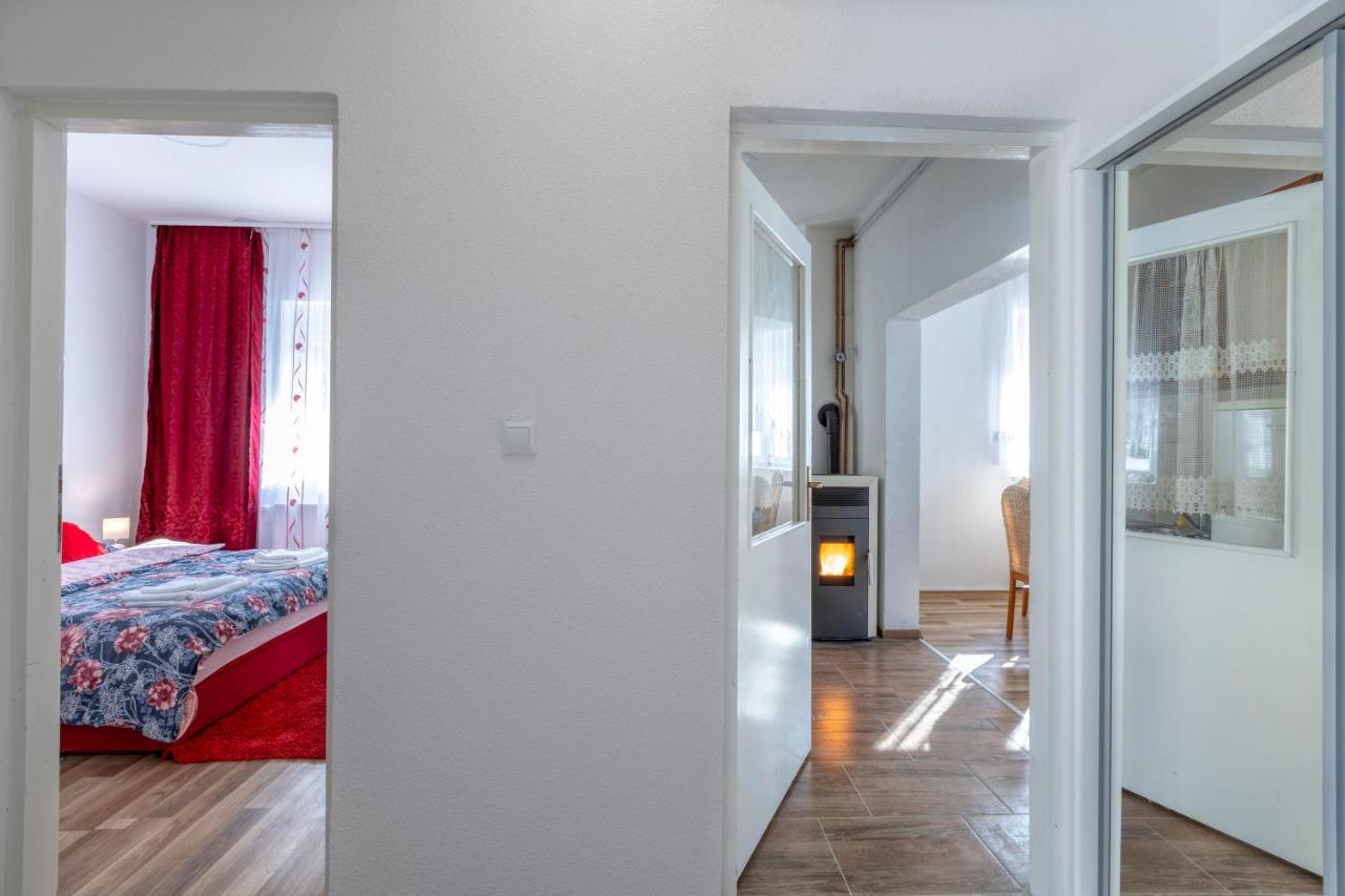 Apartman Vedro Polje Gospic Exterior photo